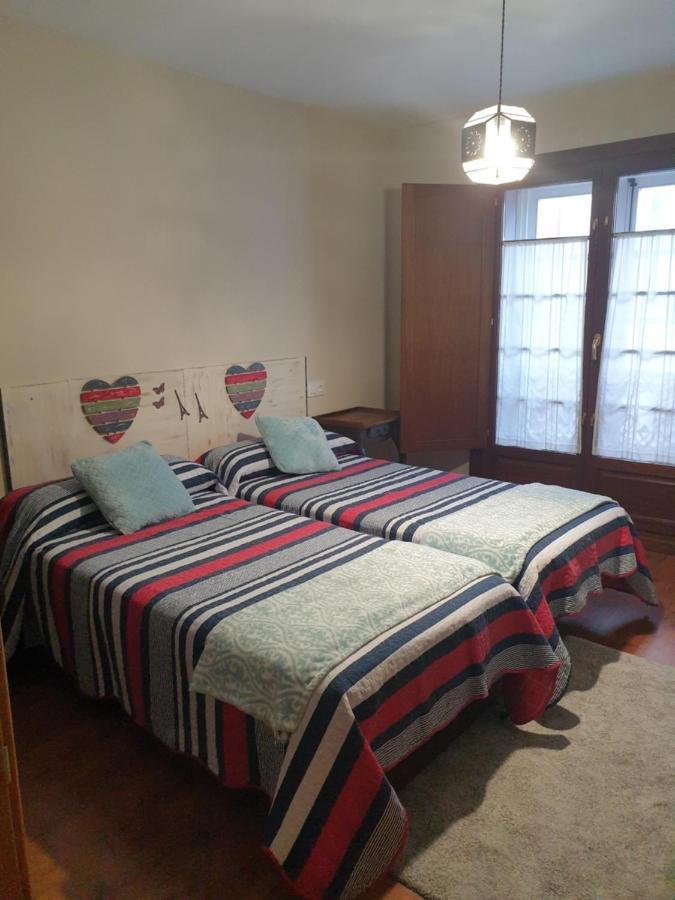 Apartamento Cine Colon Ribadeo Buitenkant foto