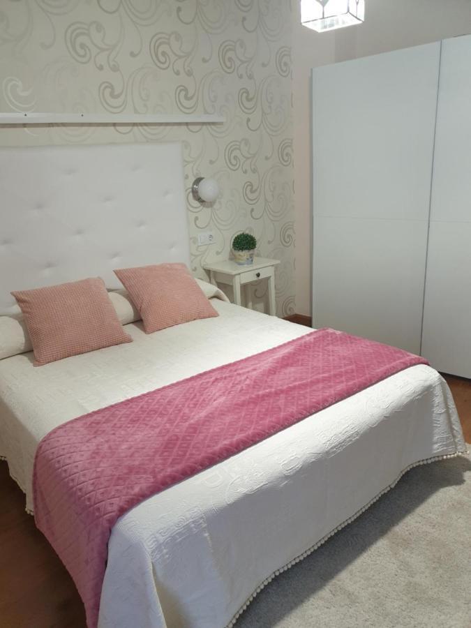 Apartamento Cine Colon Ribadeo Buitenkant foto