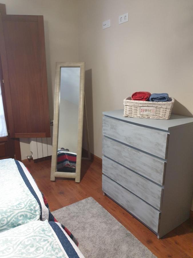 Apartamento Cine Colon Ribadeo Buitenkant foto