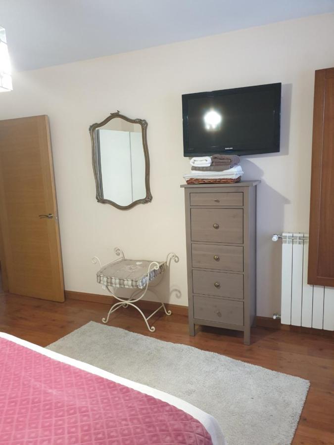 Apartamento Cine Colon Ribadeo Buitenkant foto