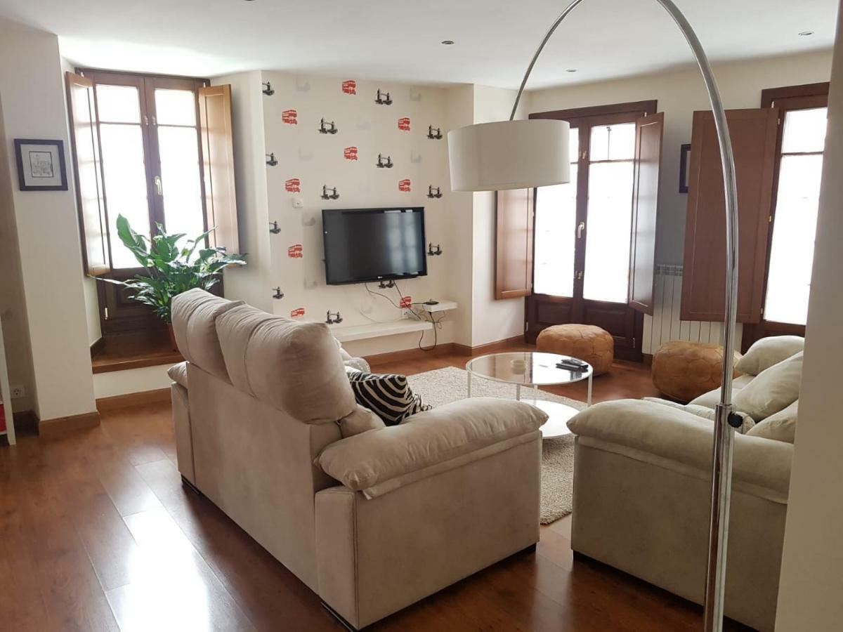 Apartamento Cine Colon Ribadeo Buitenkant foto