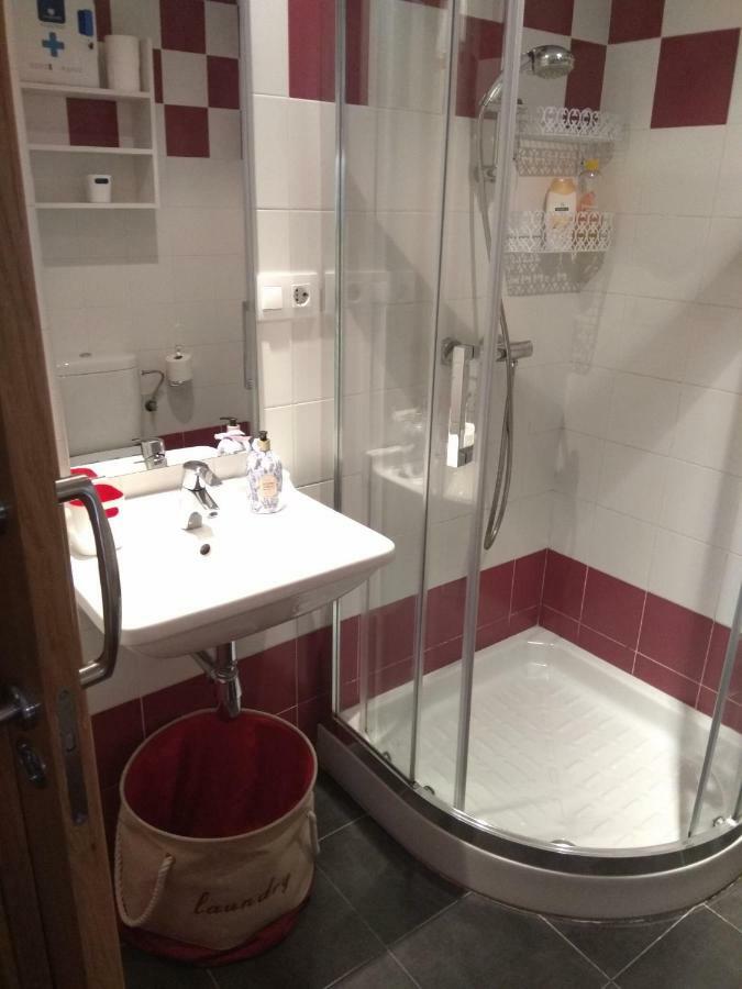 Apartamento Cine Colon Ribadeo Buitenkant foto