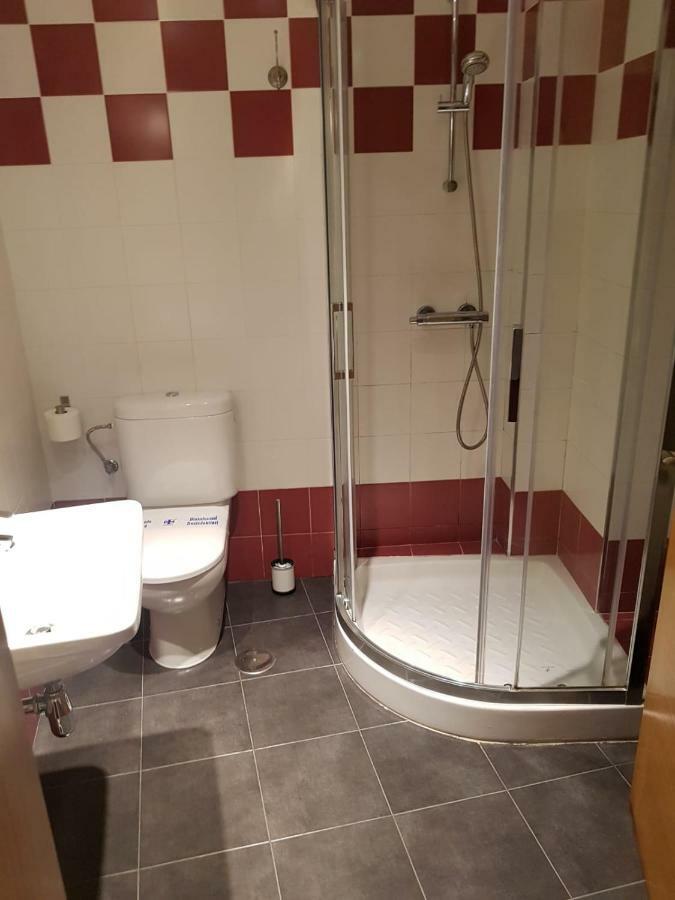 Apartamento Cine Colon Ribadeo Buitenkant foto