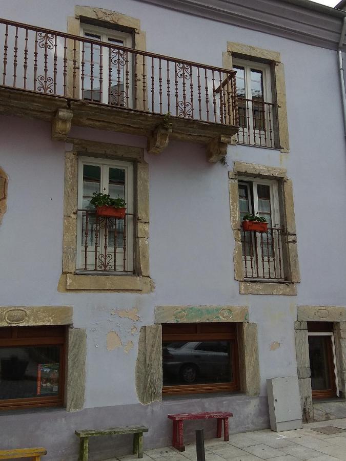 Apartamento Cine Colon Ribadeo Buitenkant foto