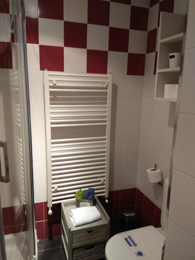 Apartamento Cine Colon Ribadeo Buitenkant foto